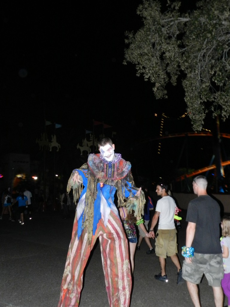 Tampa Bay Howl-O-Scream 2012 Circus Superstitions Clown. Keep reading for more Busch Gardens Howl O Scream tips and survival guide.