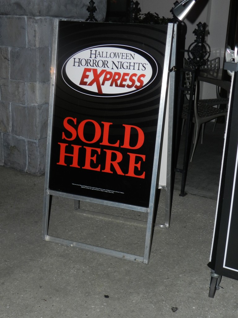 Halloween Horror Nights 2012 Express Pass HHN. Keep reading to learn about the Universal Express Pass Fast Passes.