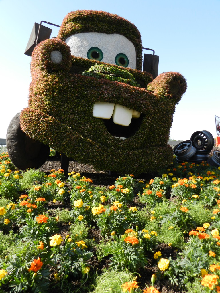 CARS Flower & Garden Festival Topiary. Keep reading for the best Epcot International Flower and Garden Festival tips!