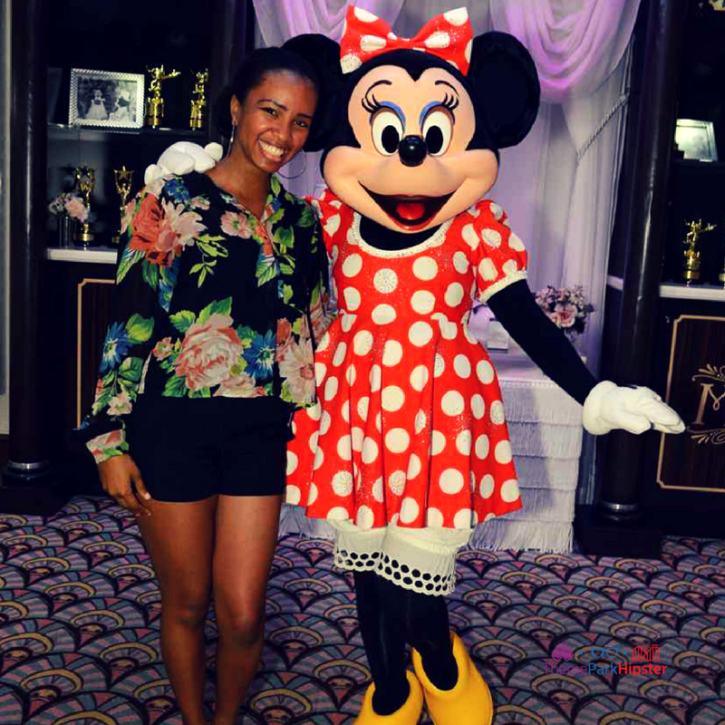 Minnie Mouse character meet at Disney World Hollywood Studios solo trip with NikkyJ