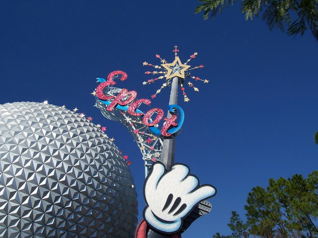 EPCOT Spaceship Earth Golf ball with Wand at the Top