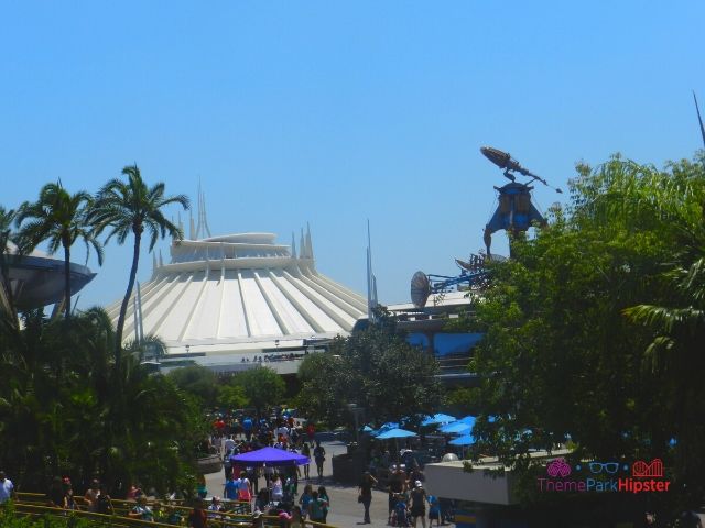 Disneyland Space Mountain. Keep reading to get the best days to go to Disneyland and Disney California Adventure and how to use the Disneyland Crowd Calendar.