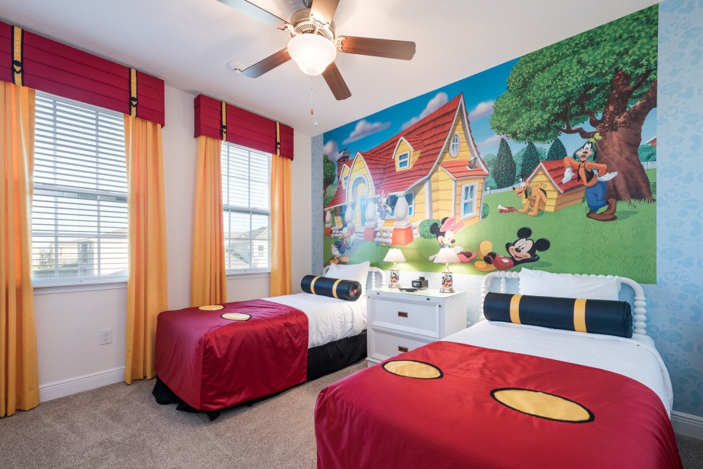 Encore Resort in Orlando 9 Bedroom with Mickey Mouse Theme. Keep reading for the best resorts in Orlando that are not Disney.