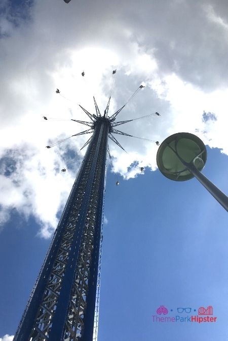 Embassy Suites I Drive 360 Orlando ICON Swing Ride Starflyer. Keep reading for the best things to do in Orlando other than Disney.