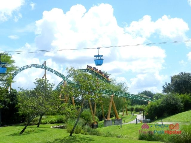 Busch Gardens Skyride with Cheetah Hunt in the background. Keep reading to learn more about the Busch Gardens Florida Resident discounts and perks.