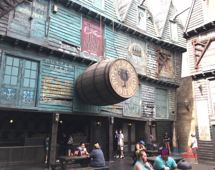 The Hopping Pot in Diagon Alley at Harry Potter World Universal. Keep reading to get the best food at Wizarding World of Harry Potter.
