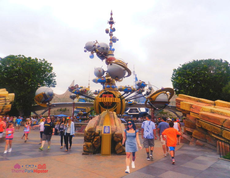 Disneyland Tomorrowland in July. Keep reading to learn what to wear to Disneyland in July.