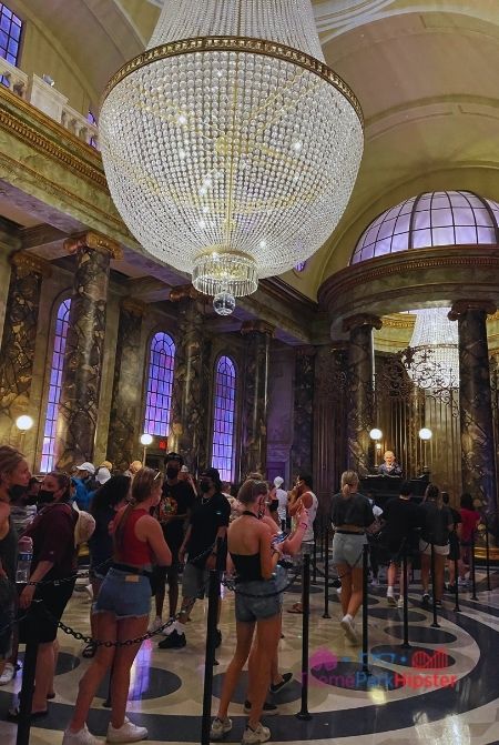 Gringotts Bank Lobby in the Wizarding World of Harry Potter Diagon Alley. Keep reading to get the best Harry Potter secrets at Universal Studios.