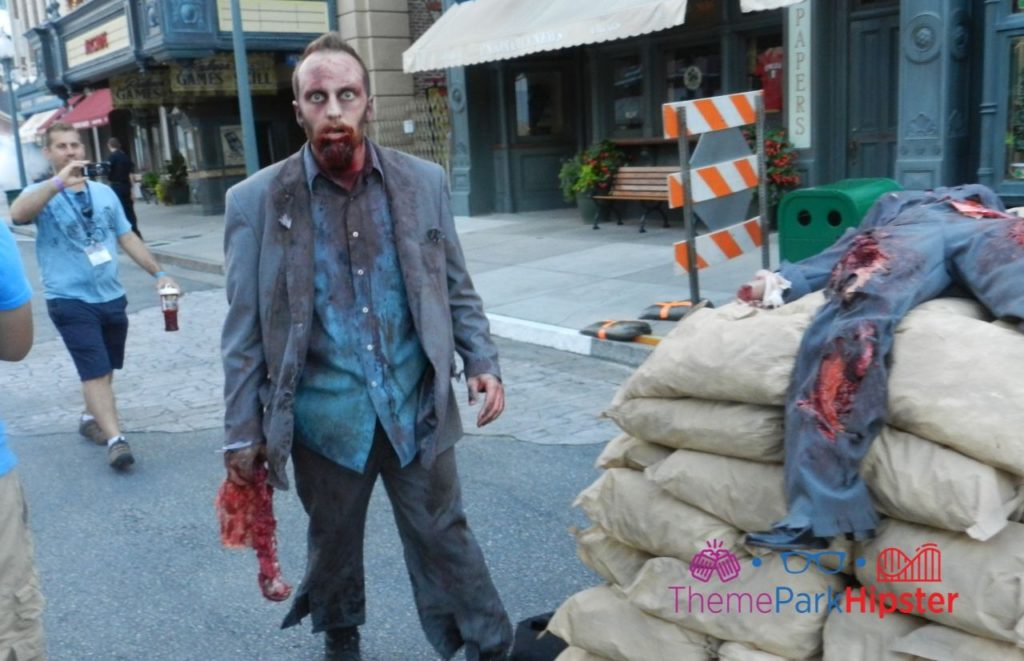 HHN 2013 Walking Dead Zombie. Keep reading to see is Halloween Horror Nights worth it?