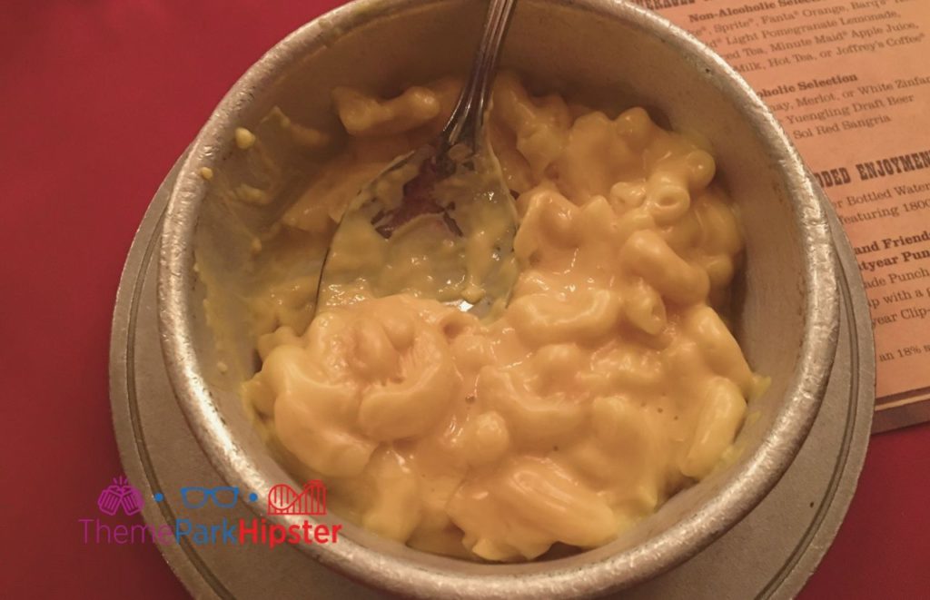 Disney Buffet Restaurant Trails End and Hoop Dee Doo Mac and Cheese