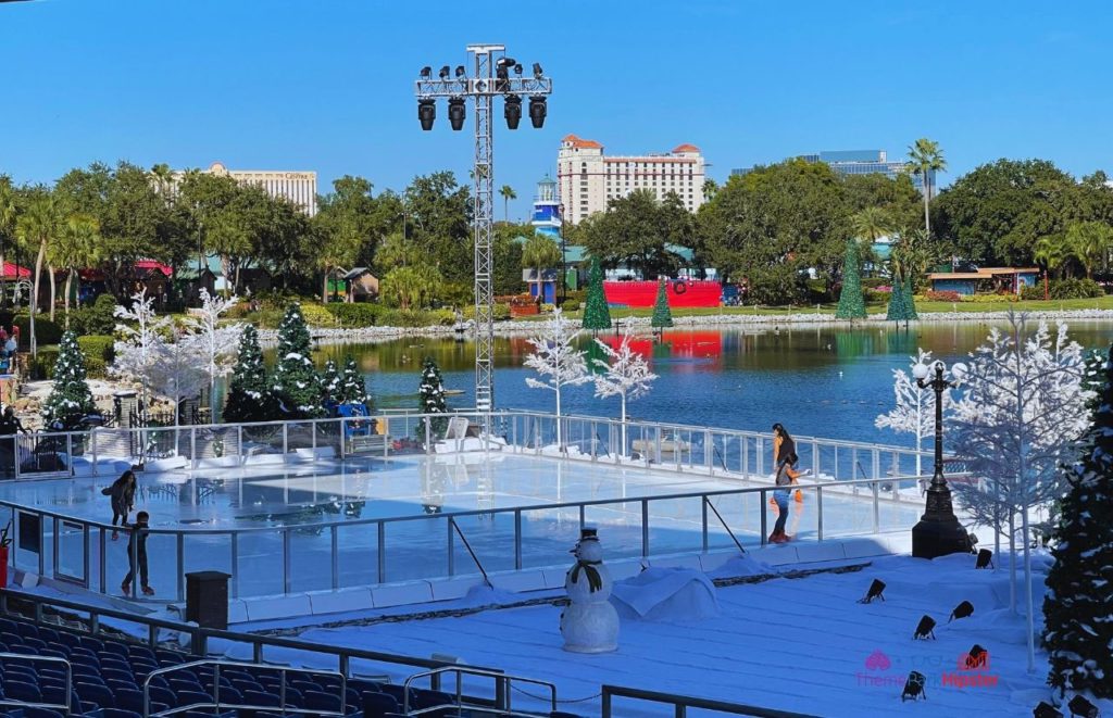 SeaWorld Christmas Celebration Ice Skating in Orlando Florida Sun. Best hotels near SeaWorld Orlando.