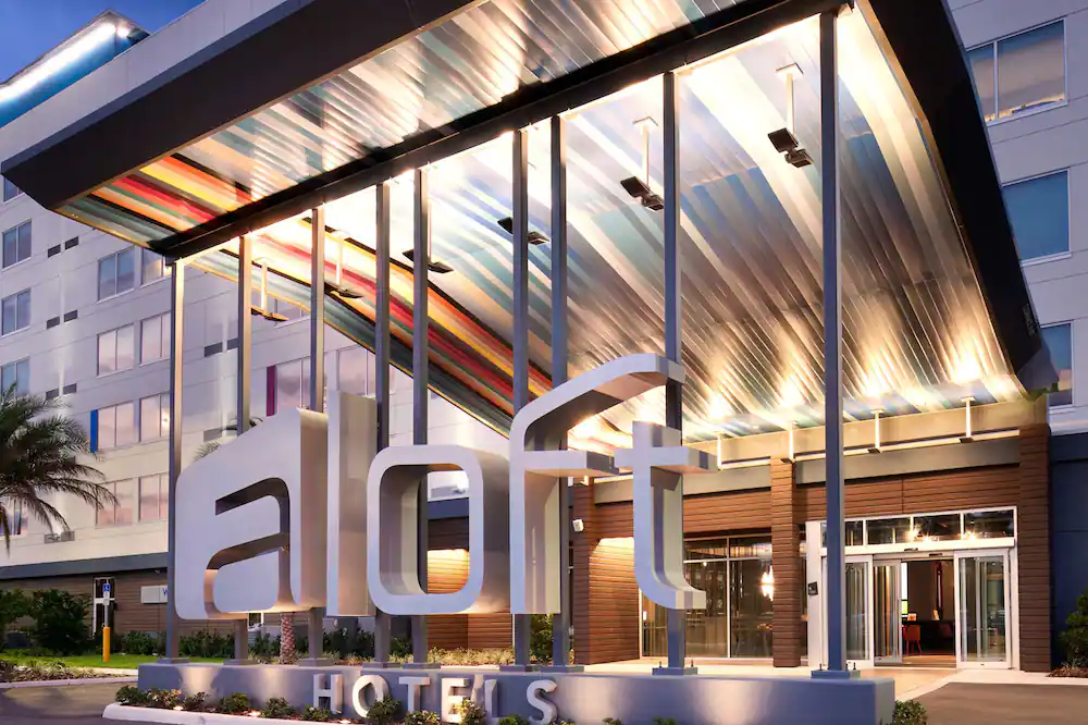 Aloft Orlando International Drive. Best hotels near SeaWorld Orlando.