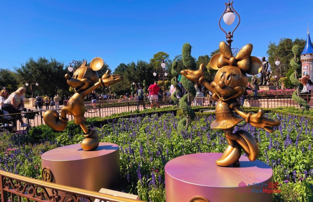 Disney Magic Kingdom Mickey Mouse and Minnie Mouse 50th Anniversary Statues. Keep reading for you perfect Disney World itinerary.