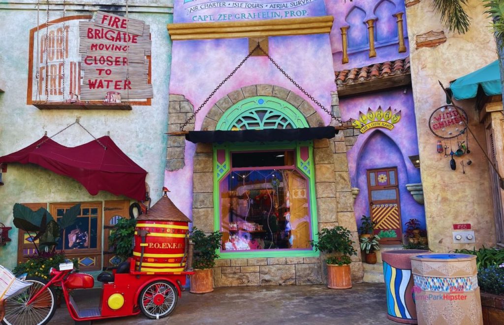 Universal Orlando Resort Port of Entry at Islands of Adventure. Keep reading to learn how to plan a day at Universal with this Islands of Adventure 1 day itinerary!
