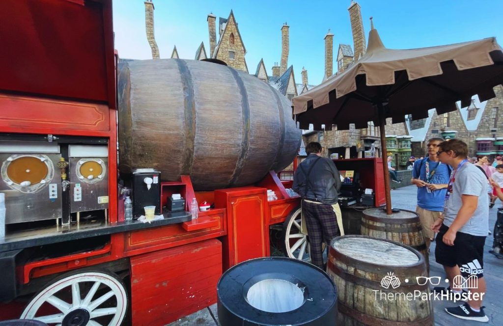 Butterbeer Stand in Harry Potter World Hogsmeade Universal Orlando Resort Islands of Adventure. Keep reading to get the best things to do at Universal Studios Florida. 