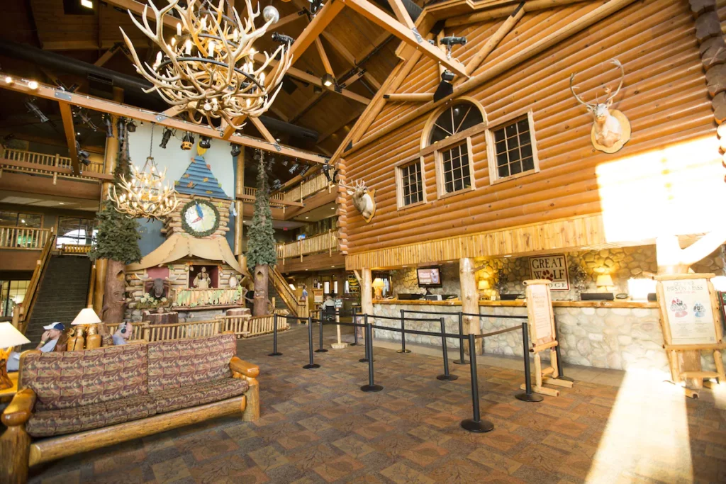 Great Wolf Lodge Sandusky Ohio Lobby. Keep reading to learn about the best hotels near Cedar Point and where to stay in Sandusky, Ohio.