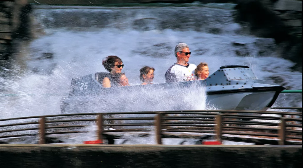 Coal Cracker Log Flume Water Ride at Hersheypark. Keep reading to get the full Hersheypark list of rides and attractions.