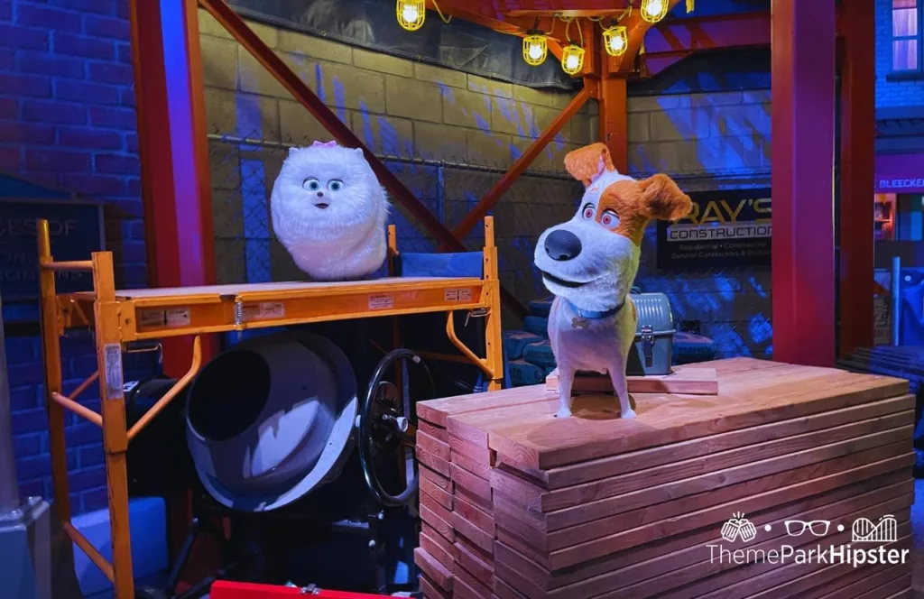Universal Studios Hollywood Secret Life of Pets Ride cat and dog. Keep reading to get all the Universal Studios Hollywood Height Requirements and Restrictions for your trip.