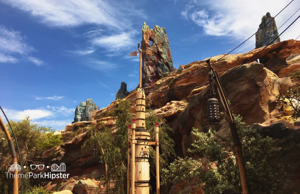 Disney Hollywood Studios Star Wars Galaxy's Edge. Keep reading to get the best Disneyland tips for your first trip.