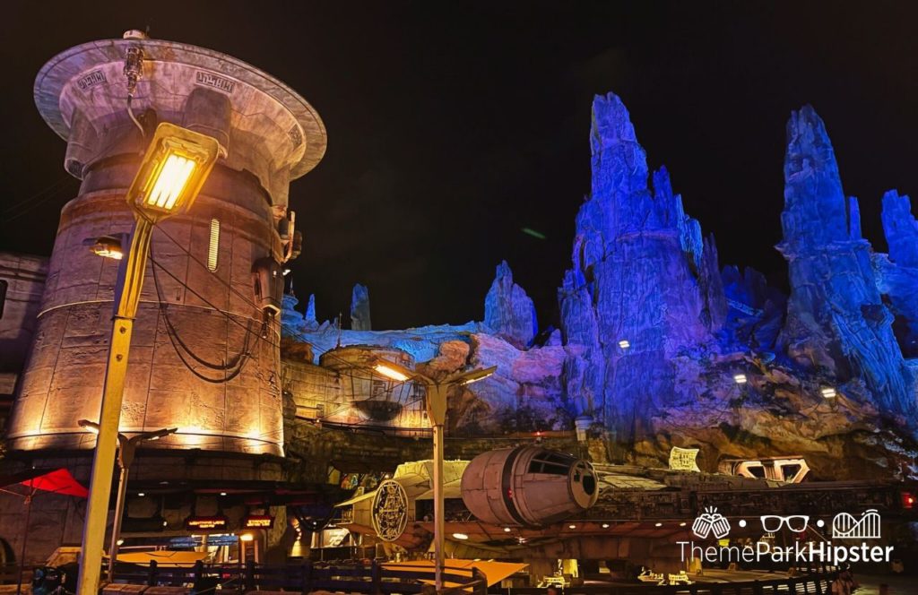 Disney World Hollywood Studios Star Wars Galaxys Edge Millennium Falcon Smugglers Run. Keep reading for the best Hollywood Studios Itinerary and one day touring plan.
