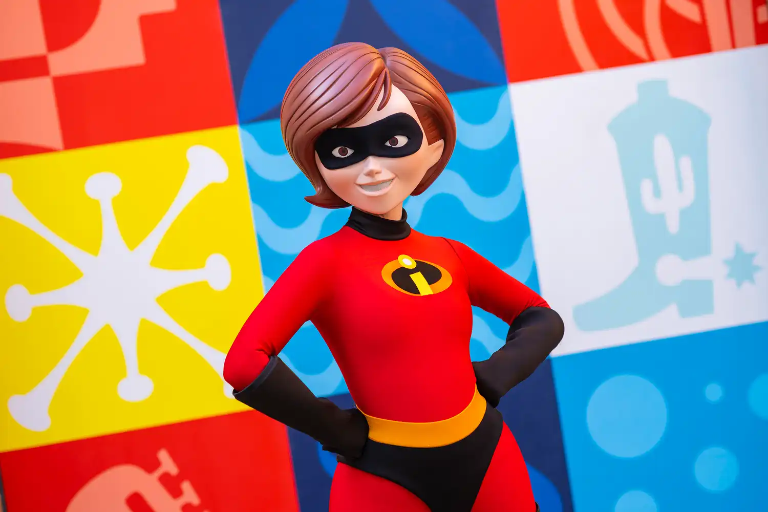Mrs. Incredible character meet and great at Walt Disney World. Keep reading to get the best Disney Mother's Day quotes.