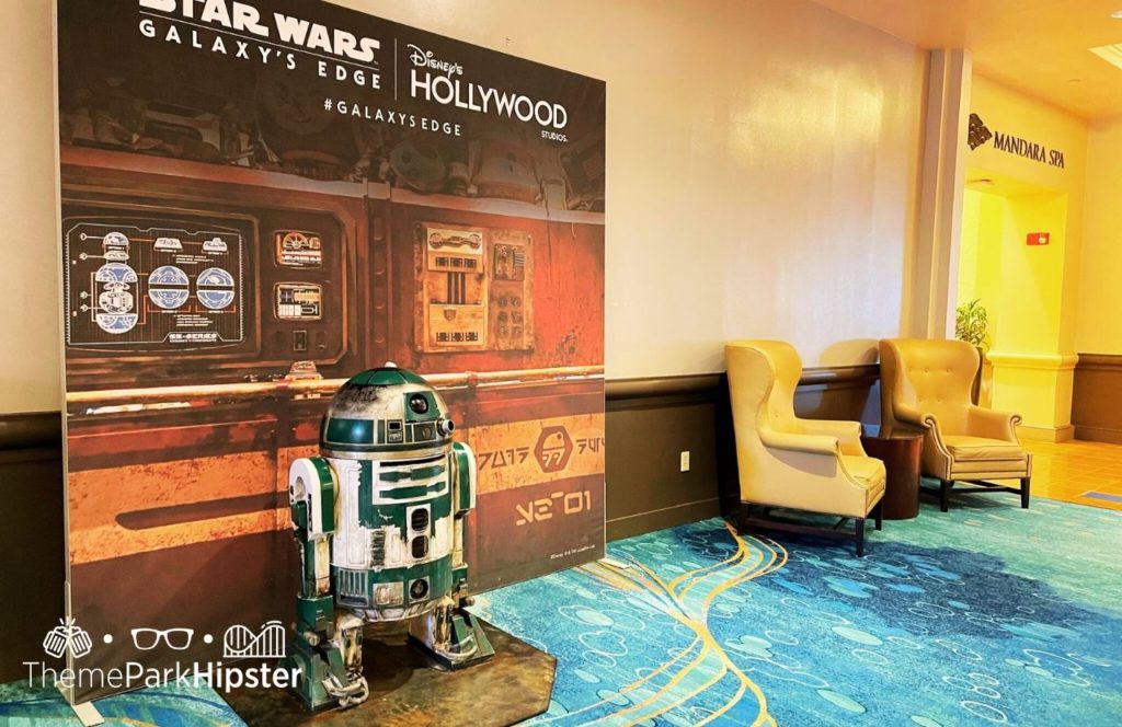 Star Wars Galaxy's Edge Promo Swan and Dolphin Resort Hotel at Walt Disney World. Keep reading to find out more about Swan and Dolphin Resort at Walt Disney World.